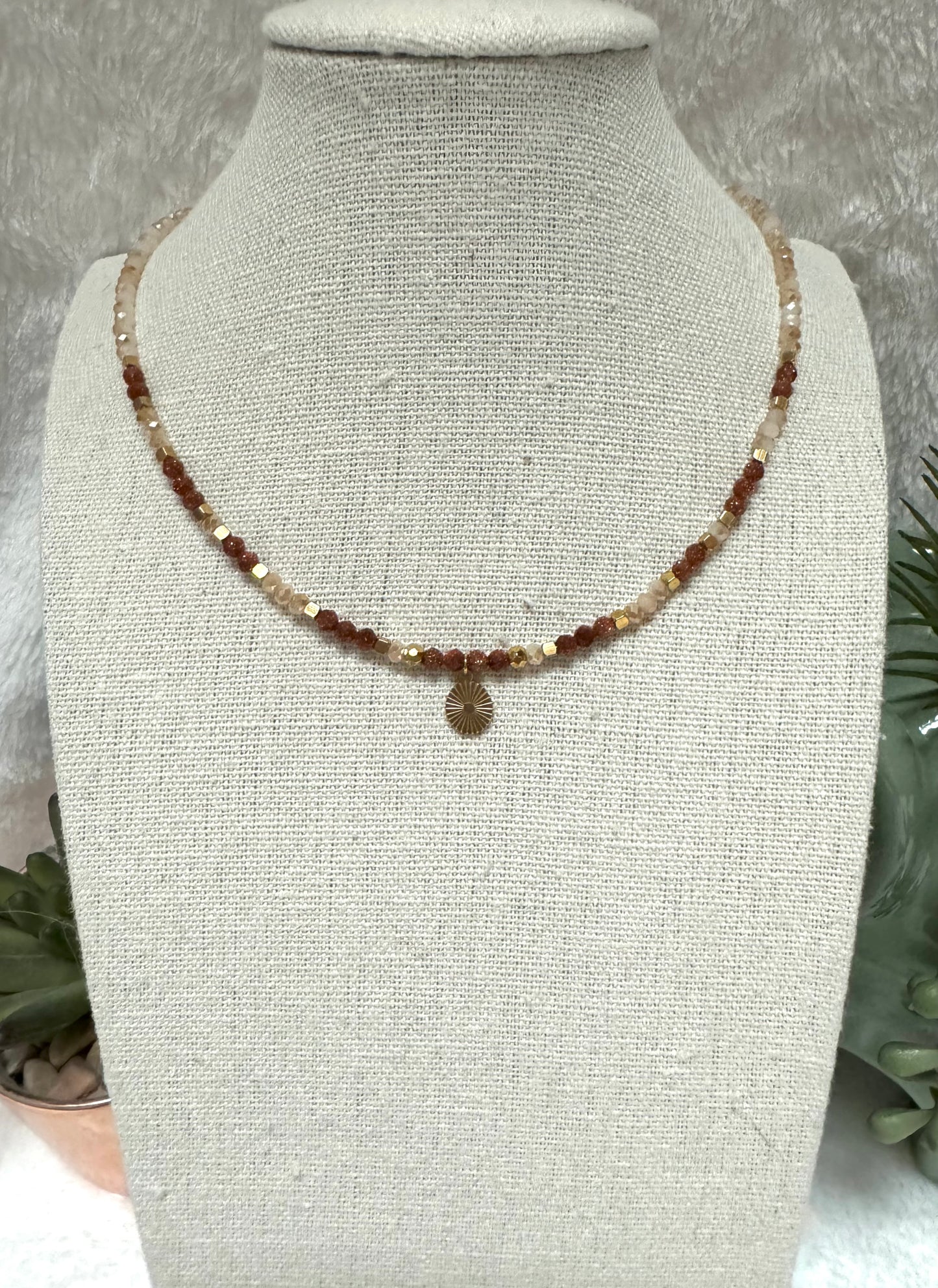 Collier perles et pendentif